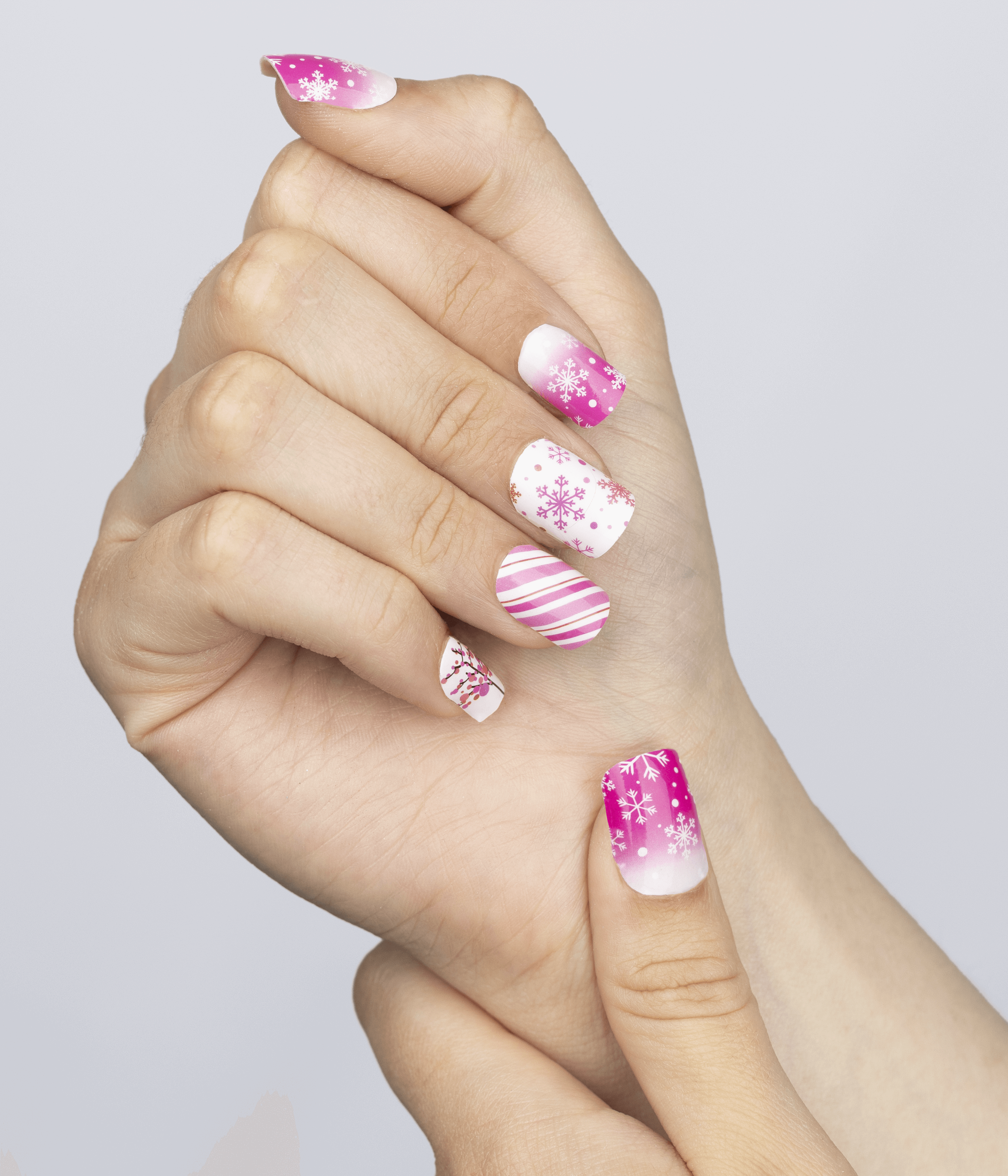 Apply Lily and Fox Nail Wraps in 4 Easy Steps | 